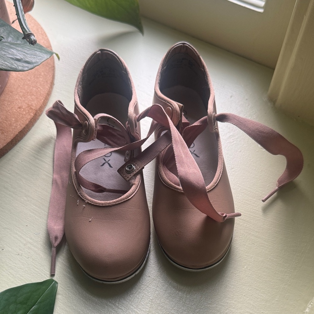 Capezio Girl's Jr. Tyette Tap Shoe Dance